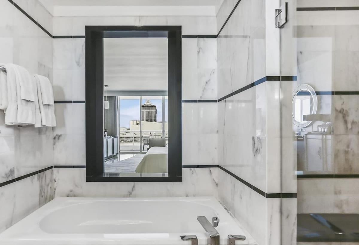 Fontainebleau Resort Balcony W Ocean And City View Miami Beach Extérieur photo